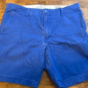 Levi's Men's Vibrant Blue Flat Front Shorts W35L9.5